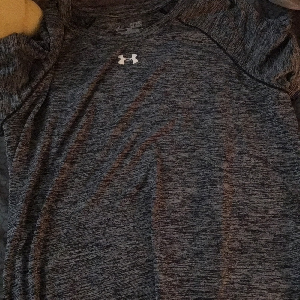 Gray under armor shirt